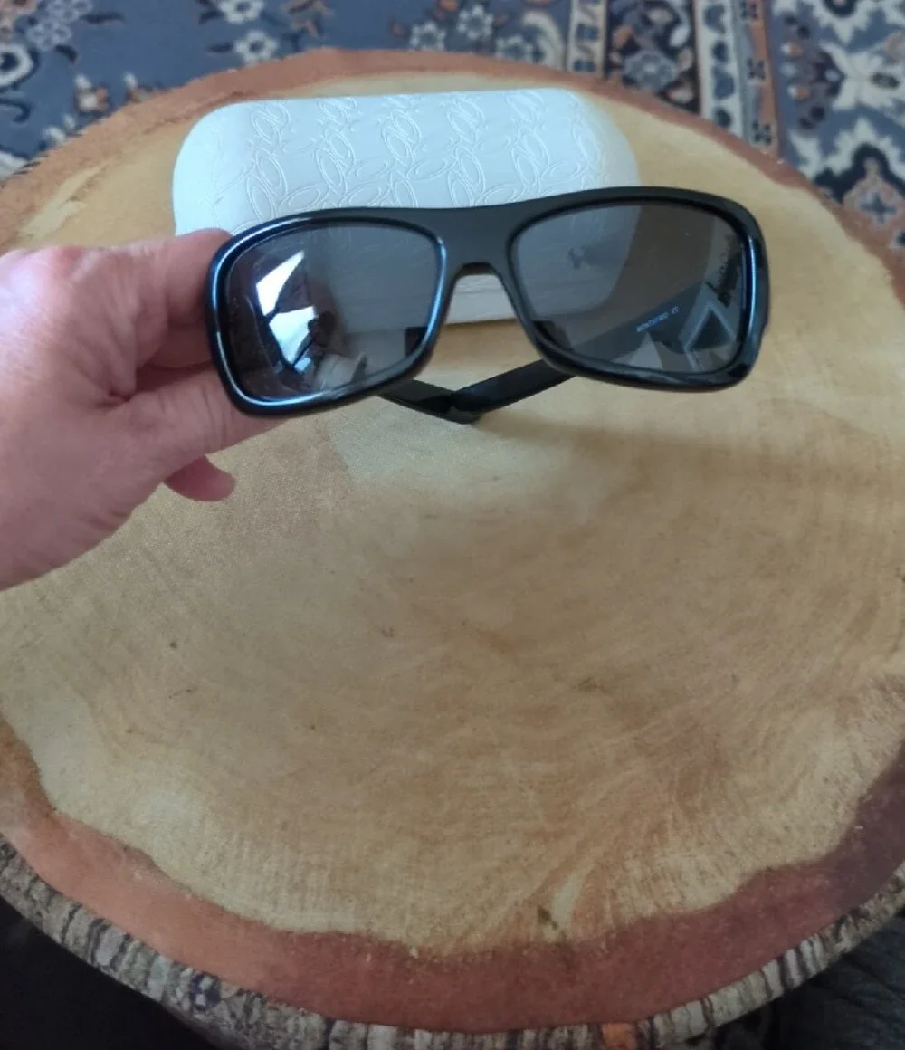 Oakley NO SCRATCHES Black Polarized Sunglasses - Classic Rectangle - Picture 7 of 10